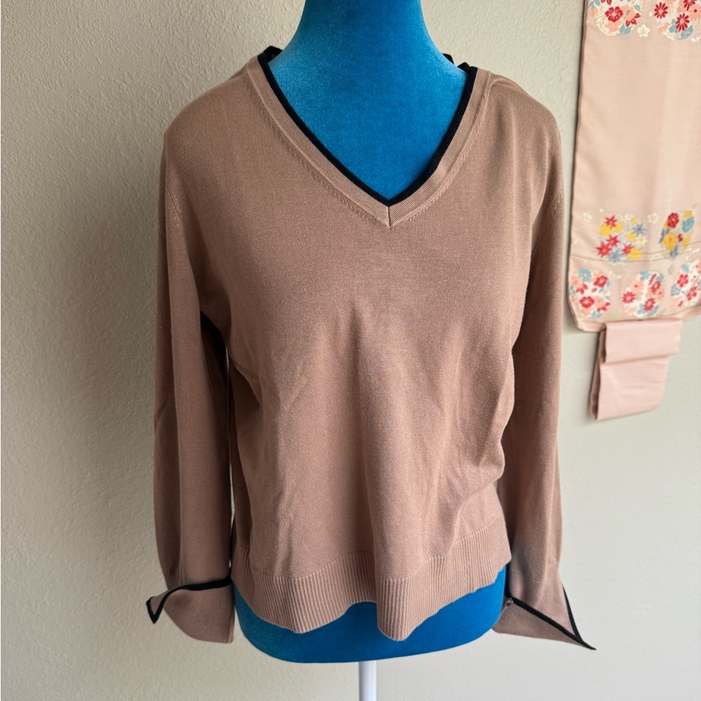Camel V-Neck Sweater with Black Trim - French cuffs - RN51323